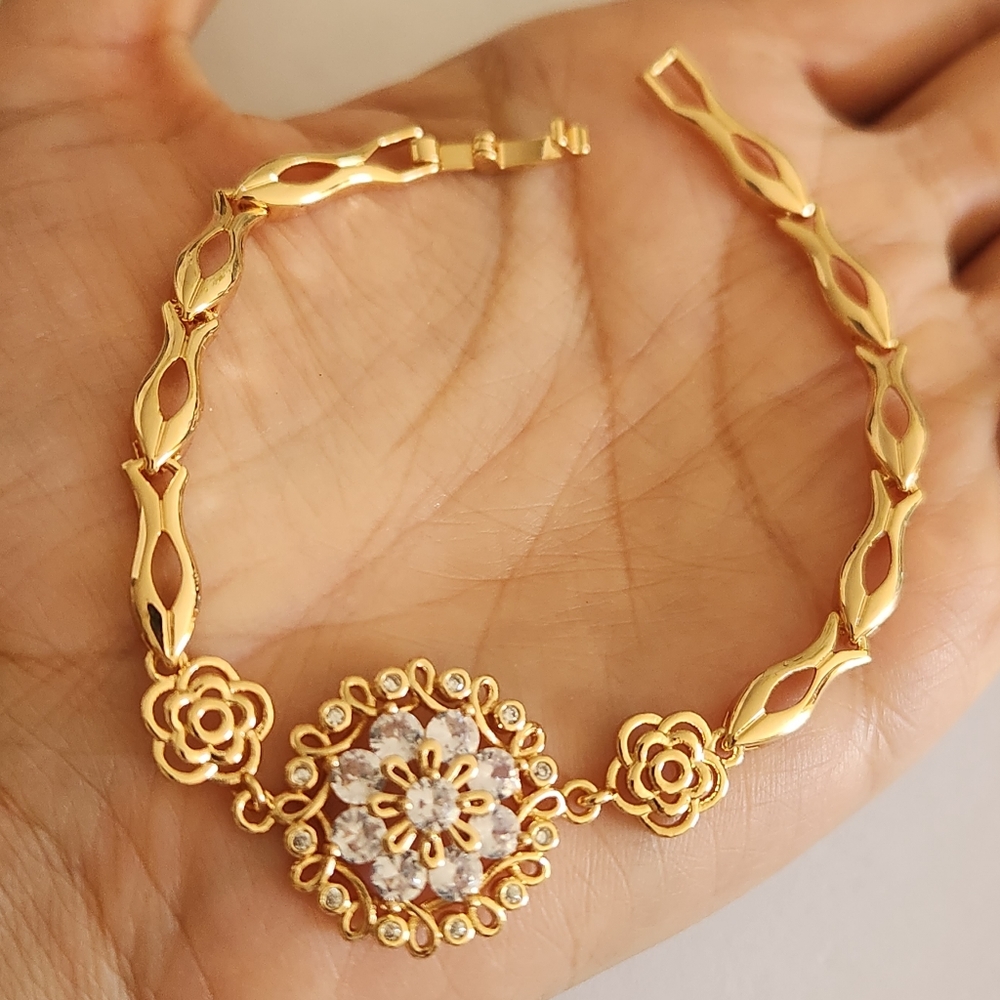 New 18K Gold Plated Diamond Flower Bracelet for Women - Picture 3 of 9